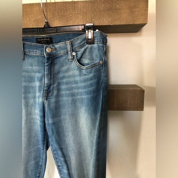 Banana Republic|Medium wash distressed skinny jeans, size 10/30 ••• - Picture 5 of 11